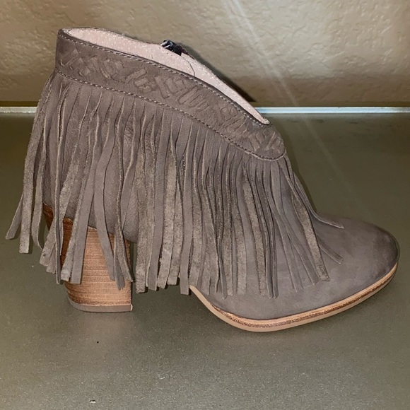 New fringe leather ankle booties 🎡 - Picture 8 of 12
